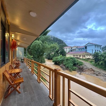 Bed and Breakfast Nha Nghi Kim Dong Mu Cang Chai Екстер'єр фото